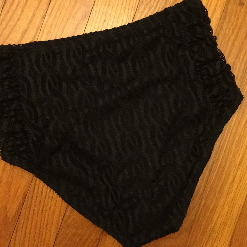 Marilyn Monroe lace halter bikini 2pc set - Picture 6 of 8